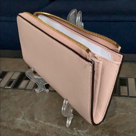 Michael Kors Jet Set Lg Three QTR Zip Wallet - Picture 15 of 16